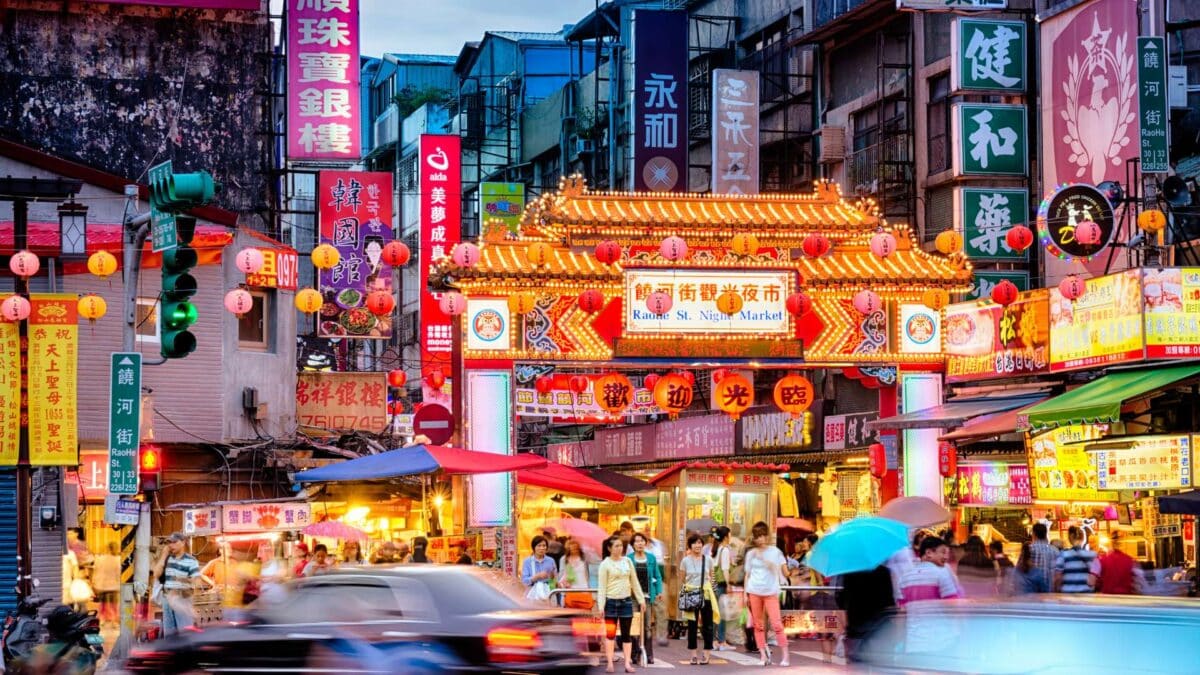 How to Find Restaurants in China 2026 - Foreigner Guide to Dianping, AMap & Rednote
